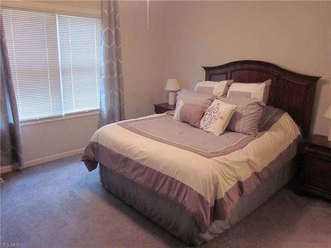 102 Stonehedge Dr, Elyria, OH 44035 photo 9