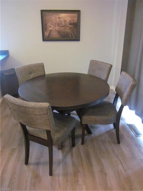102 Stonehedge Dr, Elyria, OH 44035 photo 5