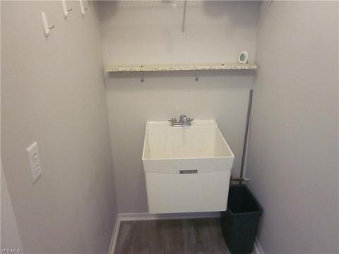 102 Stonehedge Dr, Elyria, OH 44035 photo 17