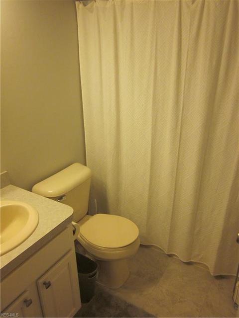 102 Stonehedge Dr, Elyria, OH 44035 photo 14