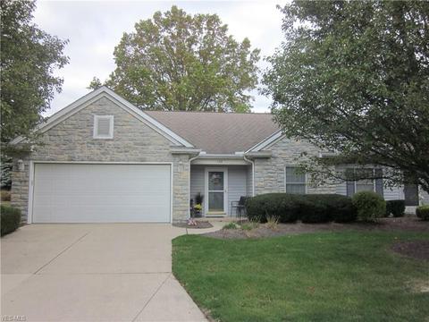 102 Stonehedge Dr, Elyria, OH 44035 photo 1