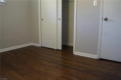 9110 Tracy Trl, Parma, OH 44130 photo 8