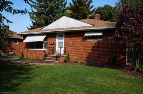 9110 Tracy Trl, Parma, OH 44130 photo 1