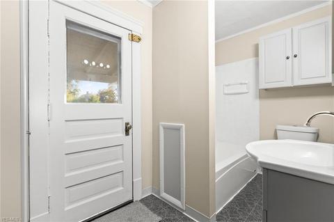 227 Eastern Heights Blvd, Elyria, OH 44035 photo 28