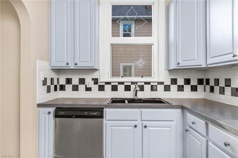 227 Eastern Heights Blvd, Elyria, OH 44035 photo 14