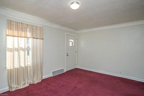 9014 Beech Ave, Brooklyn, OH 44144 photo 2