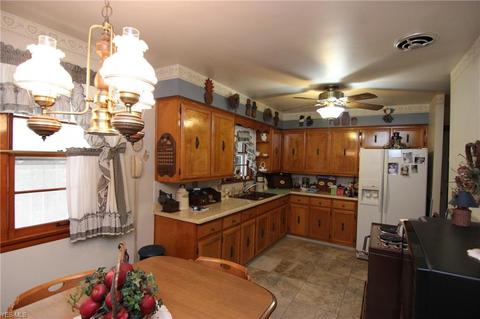 61 Eve Dr, Struthers, OH 44471 photo 9