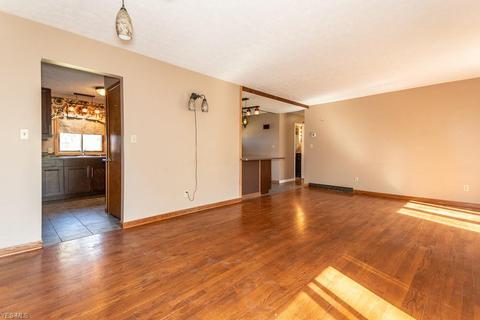 2938 W 9th St, Ashtabula, OH 44004 photo 5