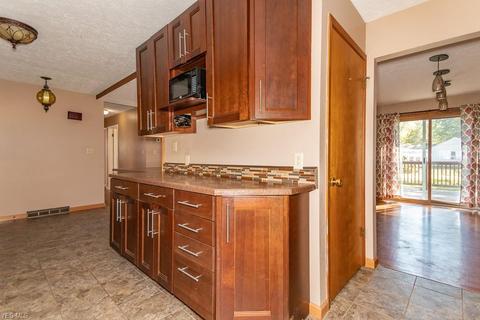 2938 W 9th St, Ashtabula, OH 44004 photo 8