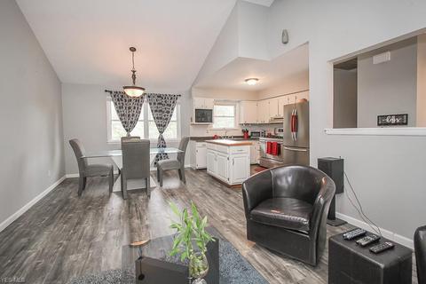 2051 E 37th St, Lorain, OH 44055 photo 9