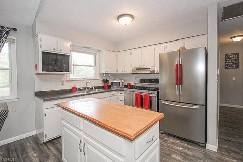 2051 E 37th St, Lorain, OH 44055 photo 5