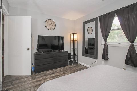 2051 E 37th St, Lorain, OH 44055 photo 14