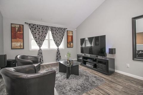 2051 E 37th St, Lorain, OH 44055 photo 8