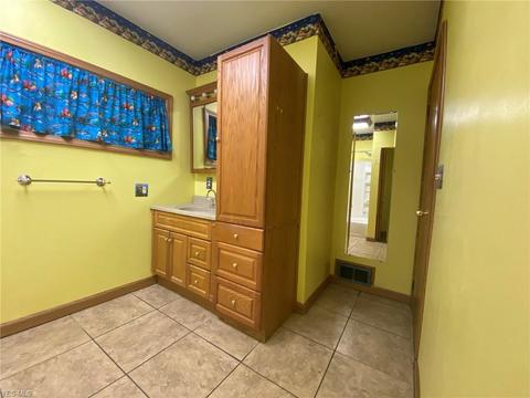 618 Cambridge Ave, Elyria, OH 44035 photo 21