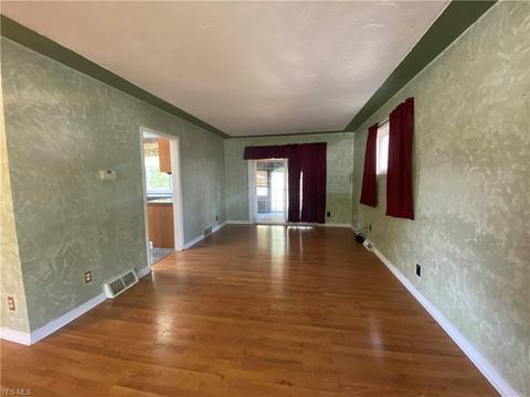 618 Cambridge Ave, Elyria, OH 44035 photo 7