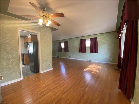 618 Cambridge Ave, Elyria, OH 44035 photo 8