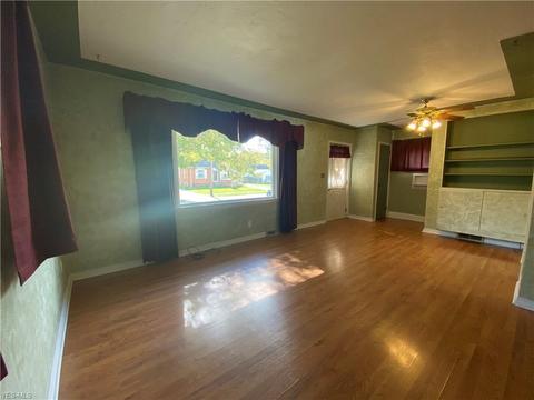 618 Cambridge Ave, Elyria, OH 44035 photo 9