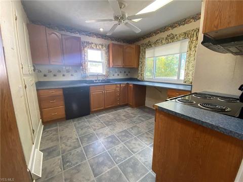 618 Cambridge Ave, Elyria, OH 44035 photo 3