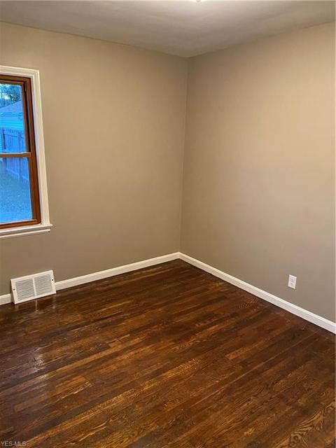 5672 E 141 St, Maple Heights, OH 44137 photo 10