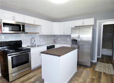 920 Eastern Height Blvd, Elyria, OH 44035 photo 2