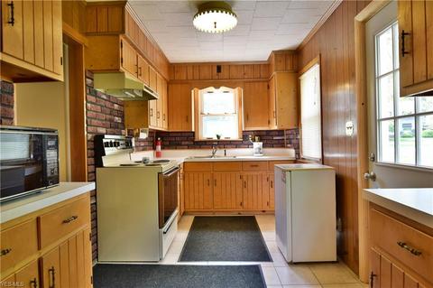 795 Poland Ave, Struthers, OH 44471 photo 6