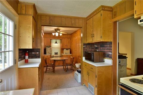 795 Poland Ave, Struthers, OH 44471 photo 4