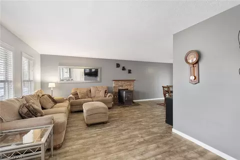 400 Forest St, Lagrange, OH 44050 photo 8