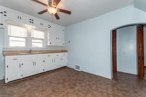 1401 Bellview St, Wickliffe, OH 44092 photo 3