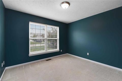 32862 Walnut Dr, Avon, OH 44011 photo 9