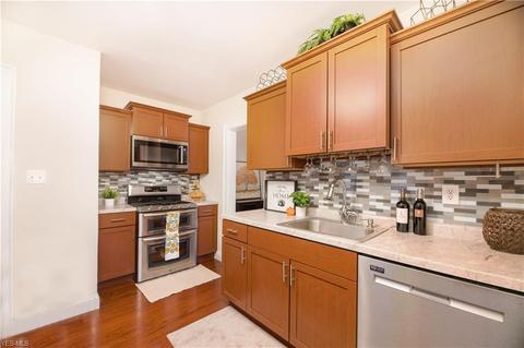 7015 Gerald Ave, Parma, OH 44129 photo 3