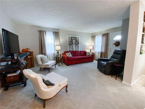 509 Henry St, Elyria, OH 44035 photo 8