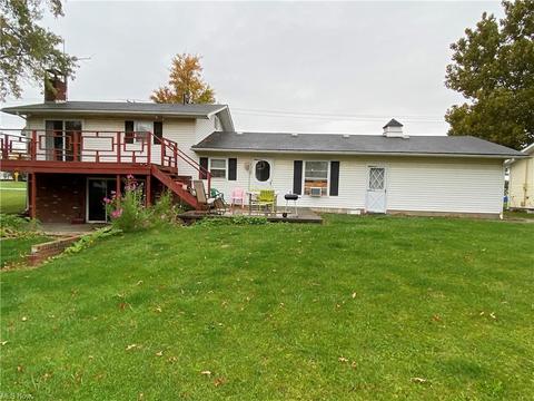71 Hyde St, Wakeman, OH 44889 photo 2
