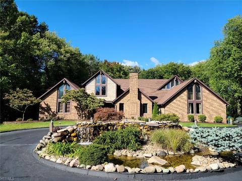 3060 Perry Dr NW, Canton, OH 44708 photo 1