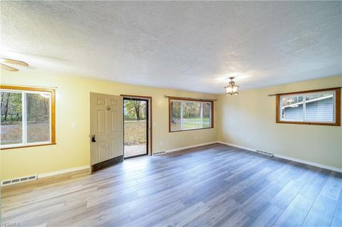9597 Colton Rd, Windham, OH 44288 photo 5