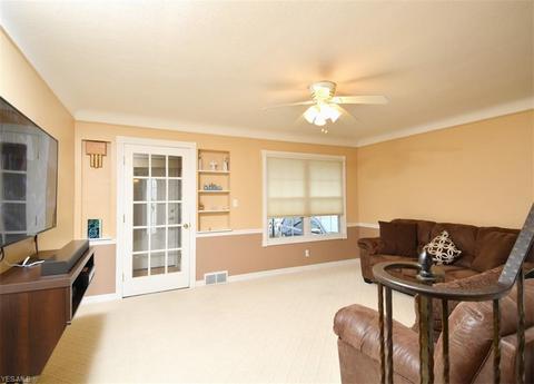 450 Babbitt Rd, Euclid, OH 44123 photo 3