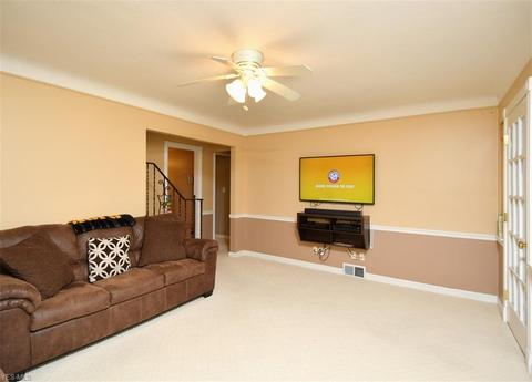 450 Babbitt Rd, Euclid, OH 44123 photo 4
