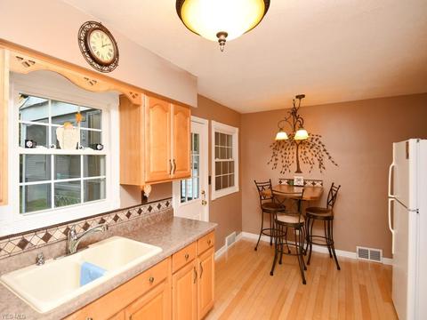 450 Babbitt Rd, Euclid, OH 44123 photo 8