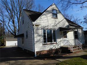 4495 Selhurst Rd, North Olmsted, OH 44070 photo 1