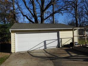 4495 Selhurst Rd, North Olmsted, OH 44070 photo 5
