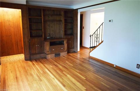 3928 E 365th St, Willoughby, OH 44094 photo 4