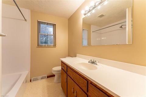 1833 Thackeray Ave NW, Massillon, OH 44646 photo 9