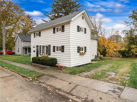 210 E Walnut St, Wadsworth, OH 44281 photo 2
