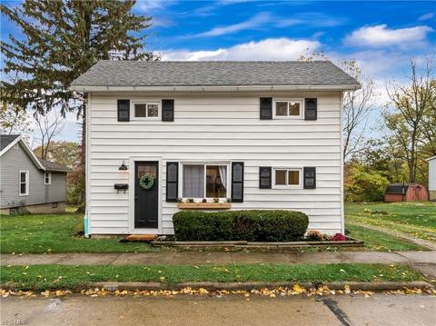 210 E Walnut St, Wadsworth, OH 44281 photo 1