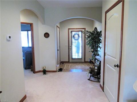 1207 Meadowbrook Dr, Dover, OH 44622 photo 3