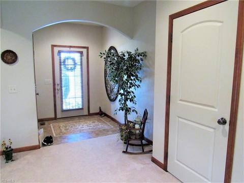 1207 Meadowbrook Dr, Dover, OH 44622 photo 4