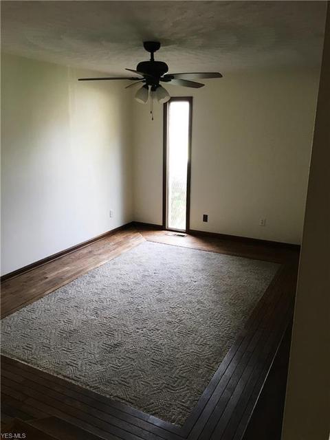 4231 Ivanhoe Dr, Lorain, OH 44053 photo 5