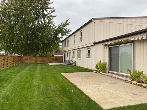 4231 Ivanhoe Dr, Lorain, OH 44053 photo 2
