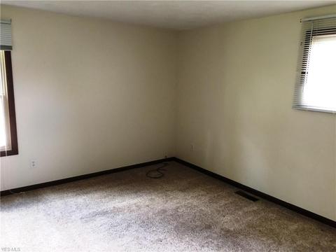 4231 Ivanhoe Dr, Lorain, OH 44053 photo 15