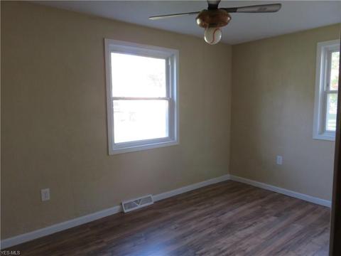 537 Purdue Ave, Elyria, OH 44035 photo 11