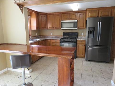 537 Purdue Ave, Elyria, OH 44035 photo 4
